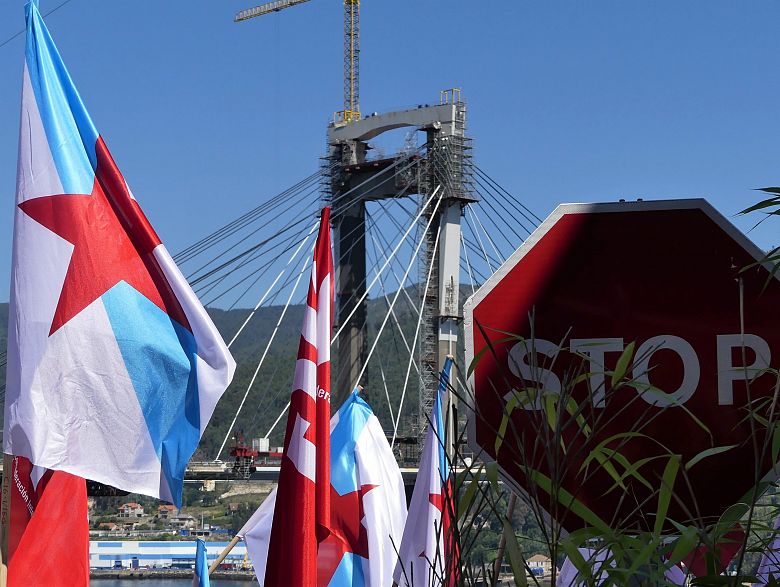 17-07-13 OcupacionOficinasUTEponteRande23.JPG